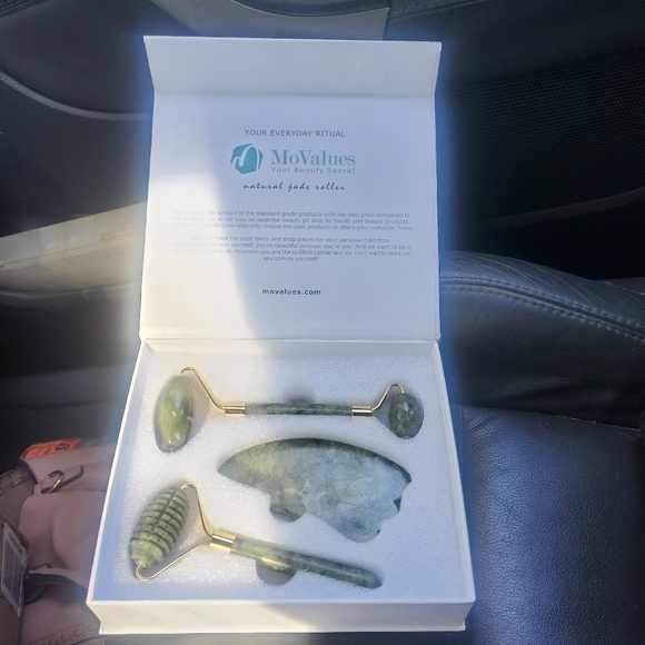 MoValues Green Jade Facial Rollers - Picture 7 of 7
